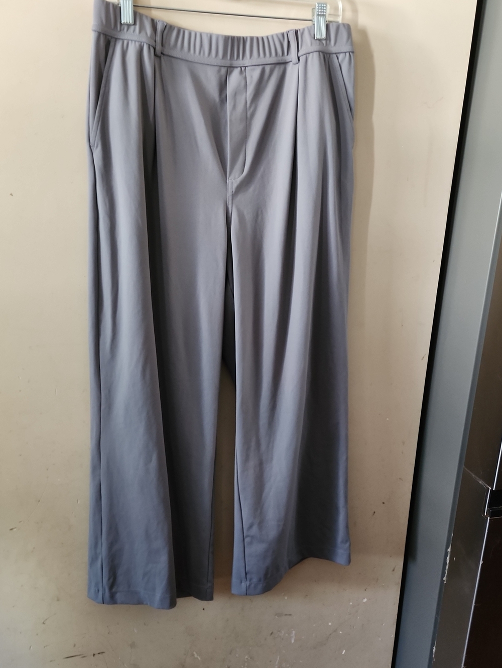 HALARA Light Gray Wide-Leg Chinos